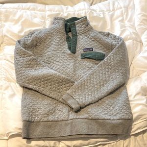 Quilted Patagonia sweatshirt